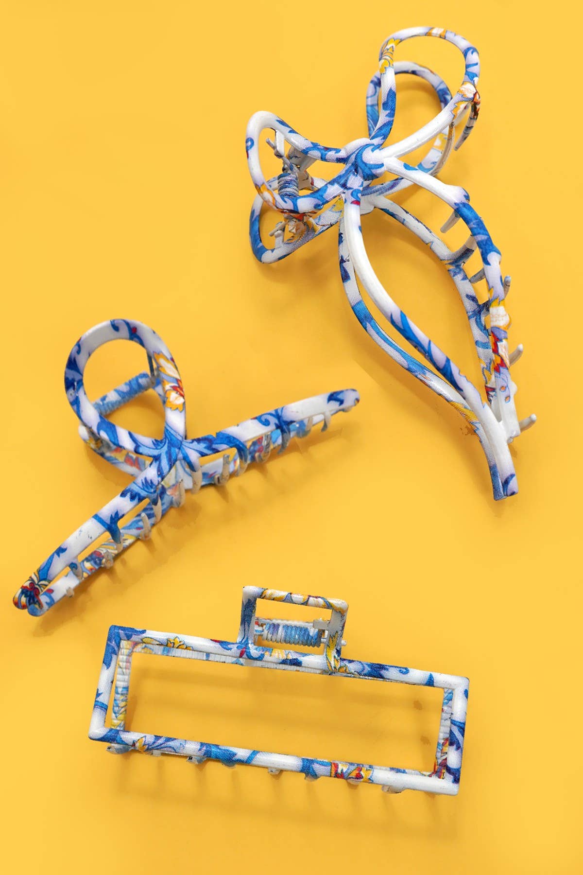 VINTAGE TOILE PATTERN PORCELAIN HAIR CLAW CLIPS