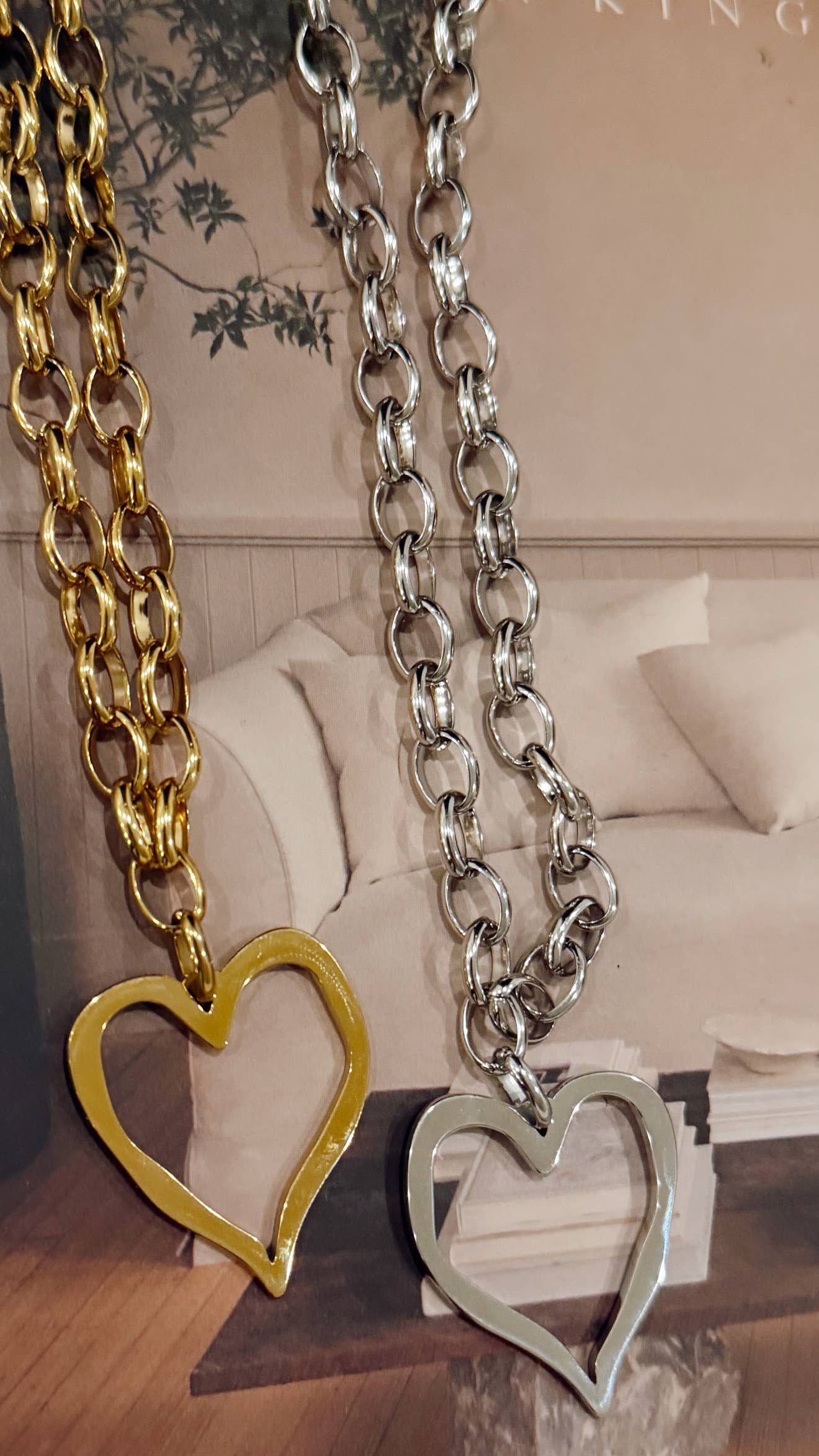 CHANSUTTPEARLS - LARGE OPEN HEART NECKLACE