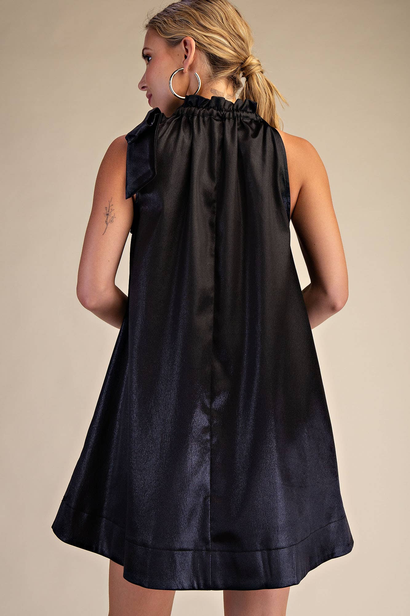 Round Neck Tie Sleeveless Mini Dress