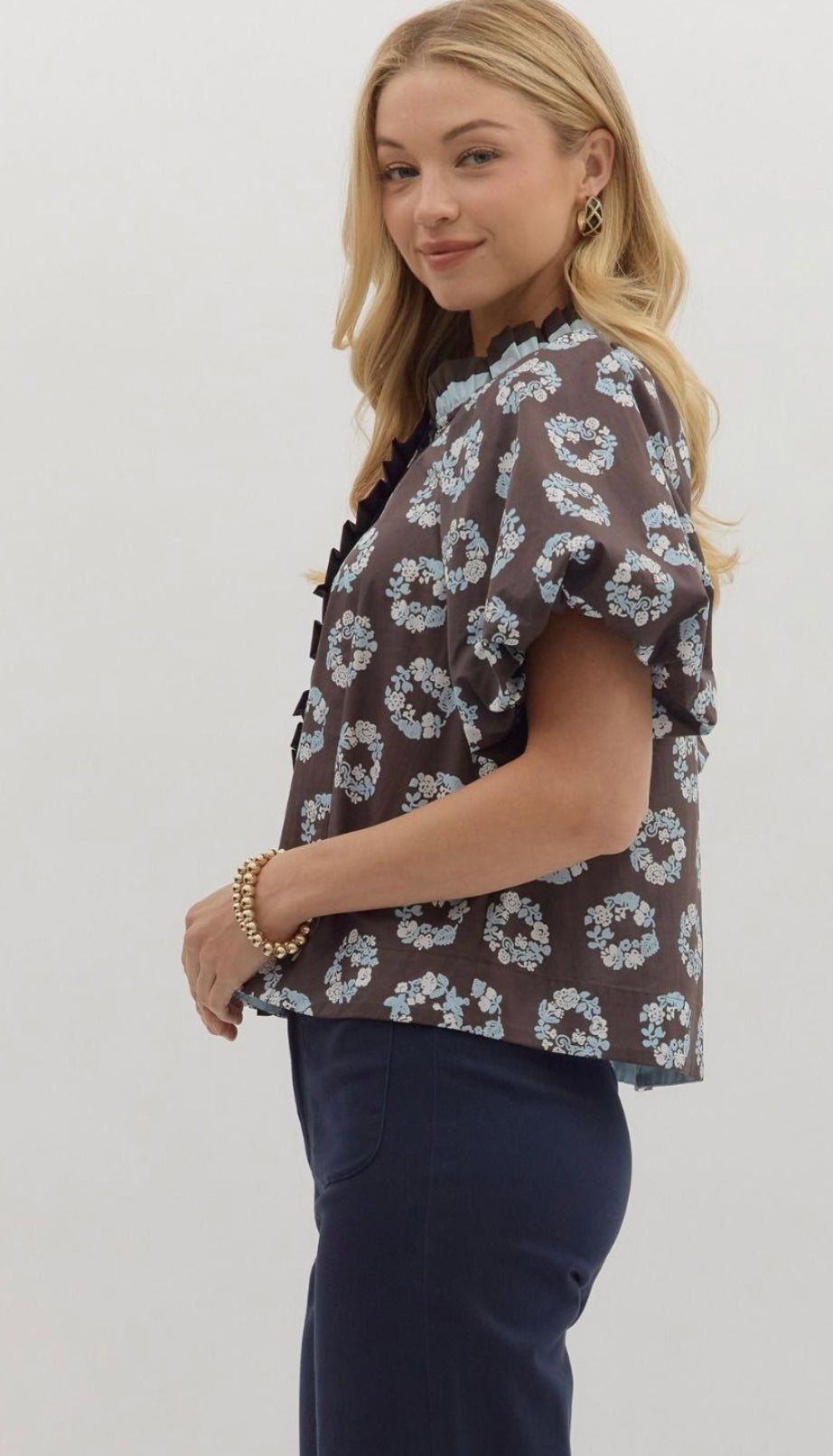 Floral medallion bubble sleeve