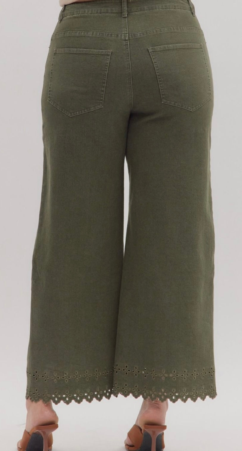 Embroidered Hem Ankle Length Jeans in Green (plus sizes)