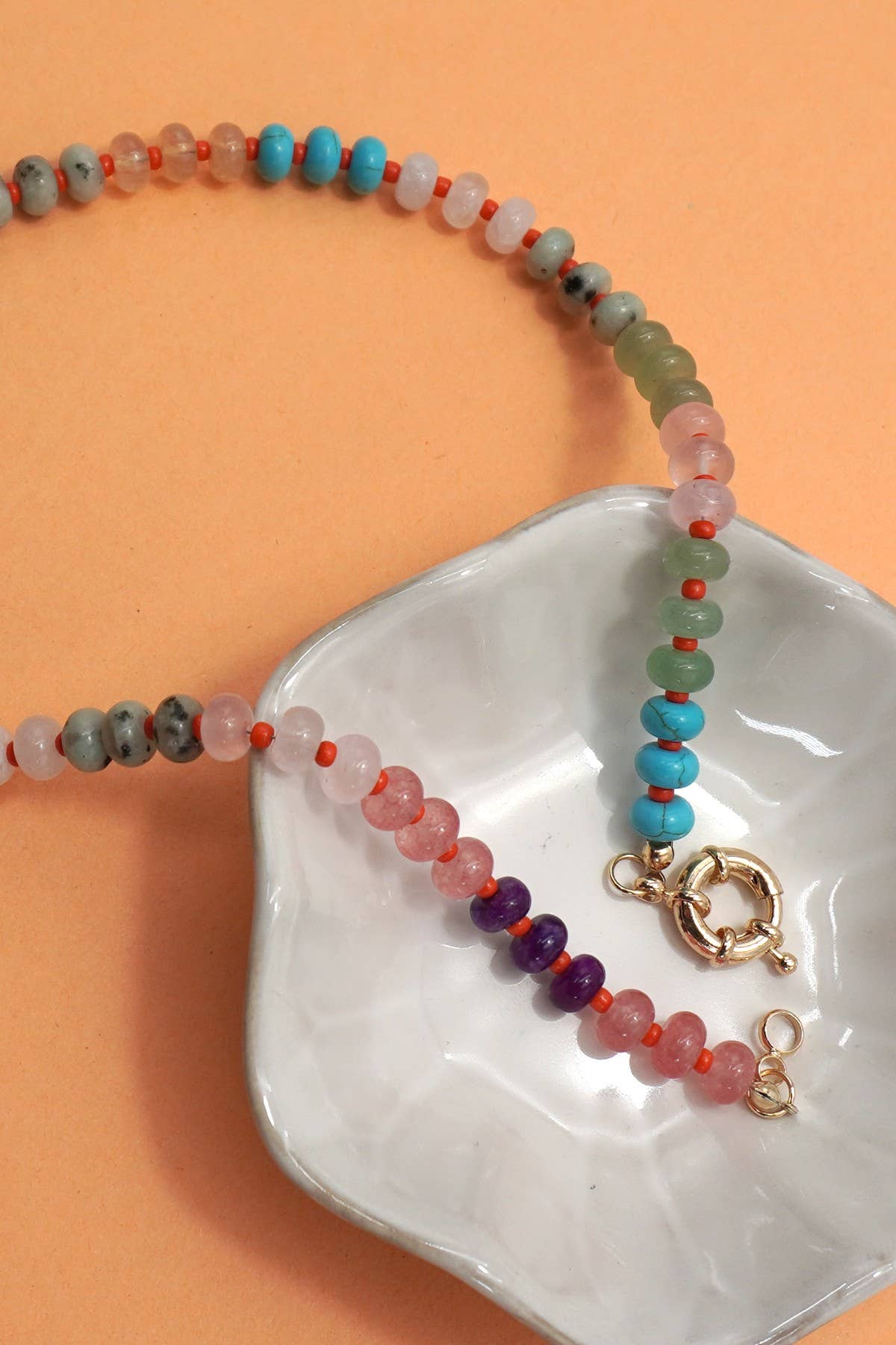 JOSSLYN by wall to wall - NATURAL STONE CHARM  SPRING CLASP BEADED NECKLACE | 40NK9467