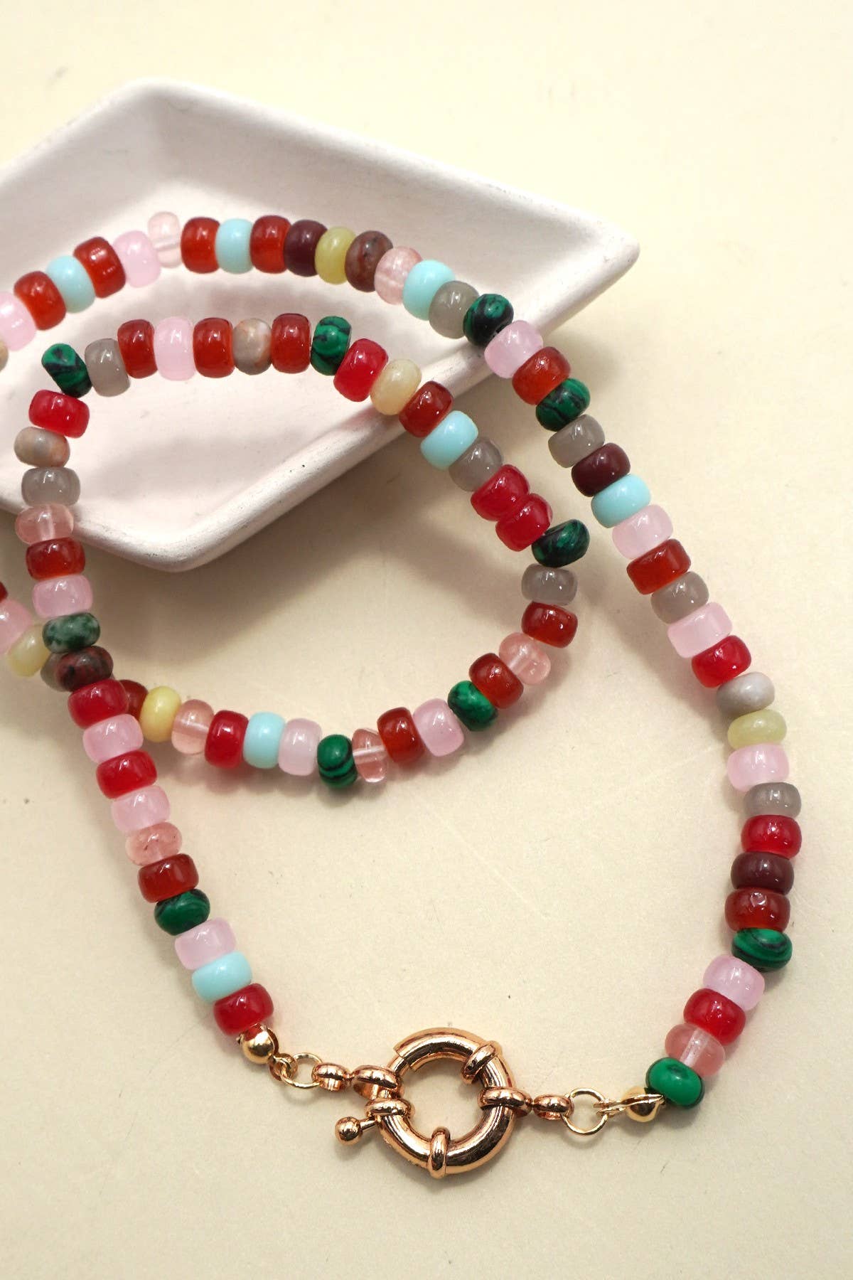 JOSSLYN by wall to wall - NATURAL STONE CHARM  SPRING CLASP BEADED NECKLACE | 40NK9467
