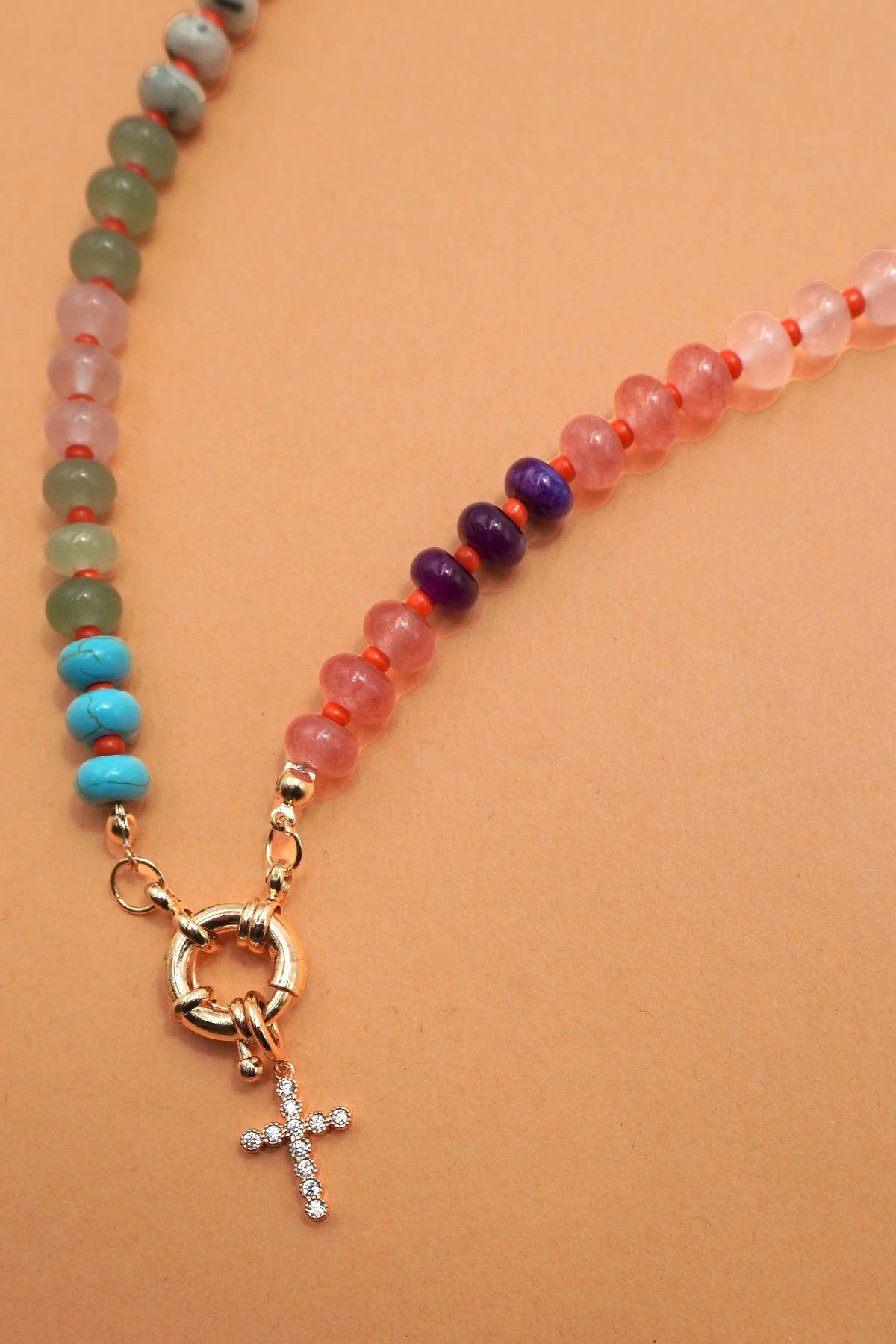 JOSSLYN by wall to wall - NATURAL STONE CHARM  SPRING CLASP BEADED NECKLACE | 40NK9467
