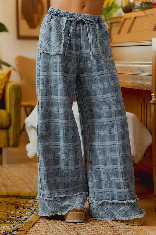 FRAYED DETAIL PLAID WIDE LEG JEANS WITH DUAL POCKETS