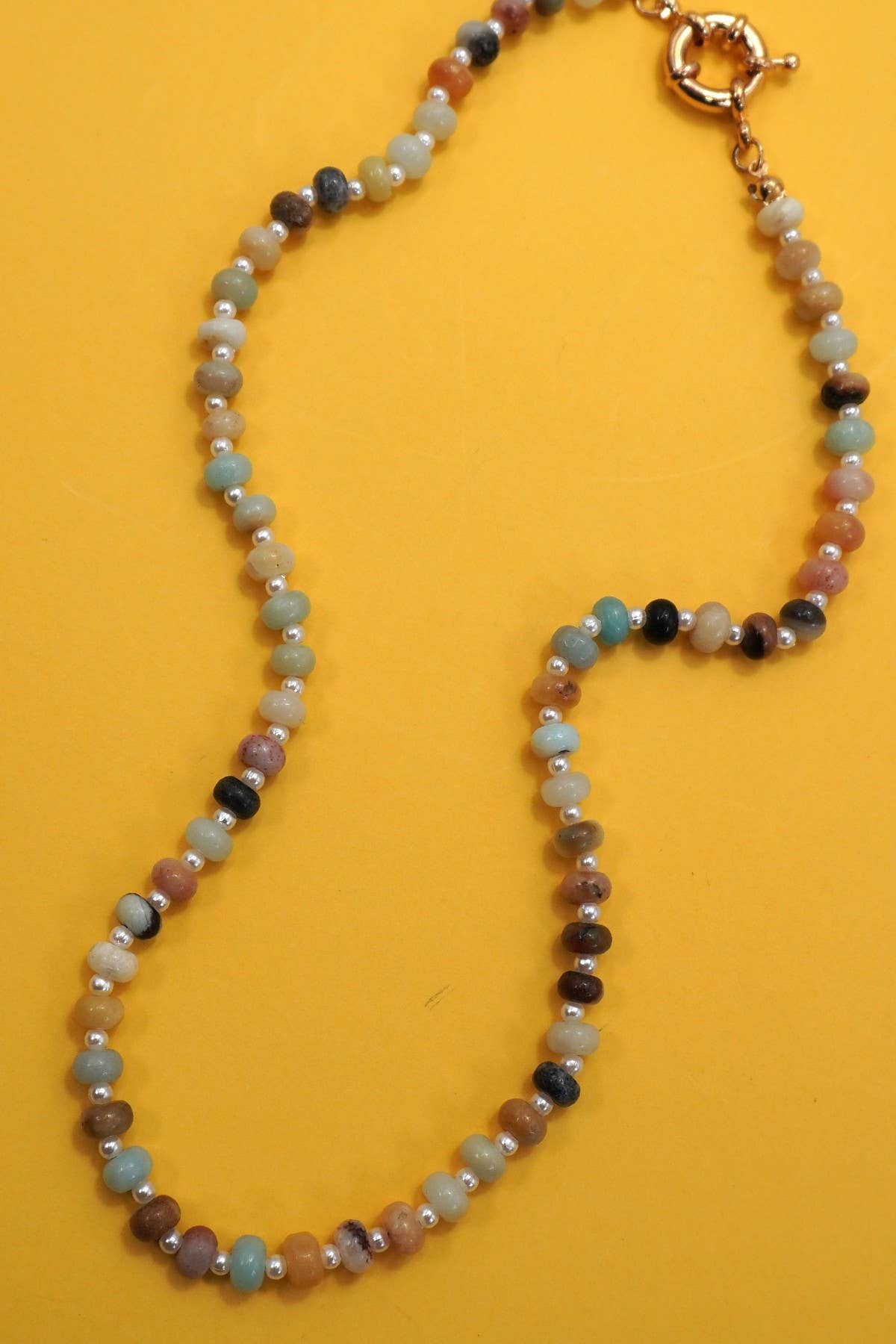 JOSSLYN by wall to wall - NATURAL STONE CHARM  SPRING CLASP BEADED NECKLACE | 40NK9467