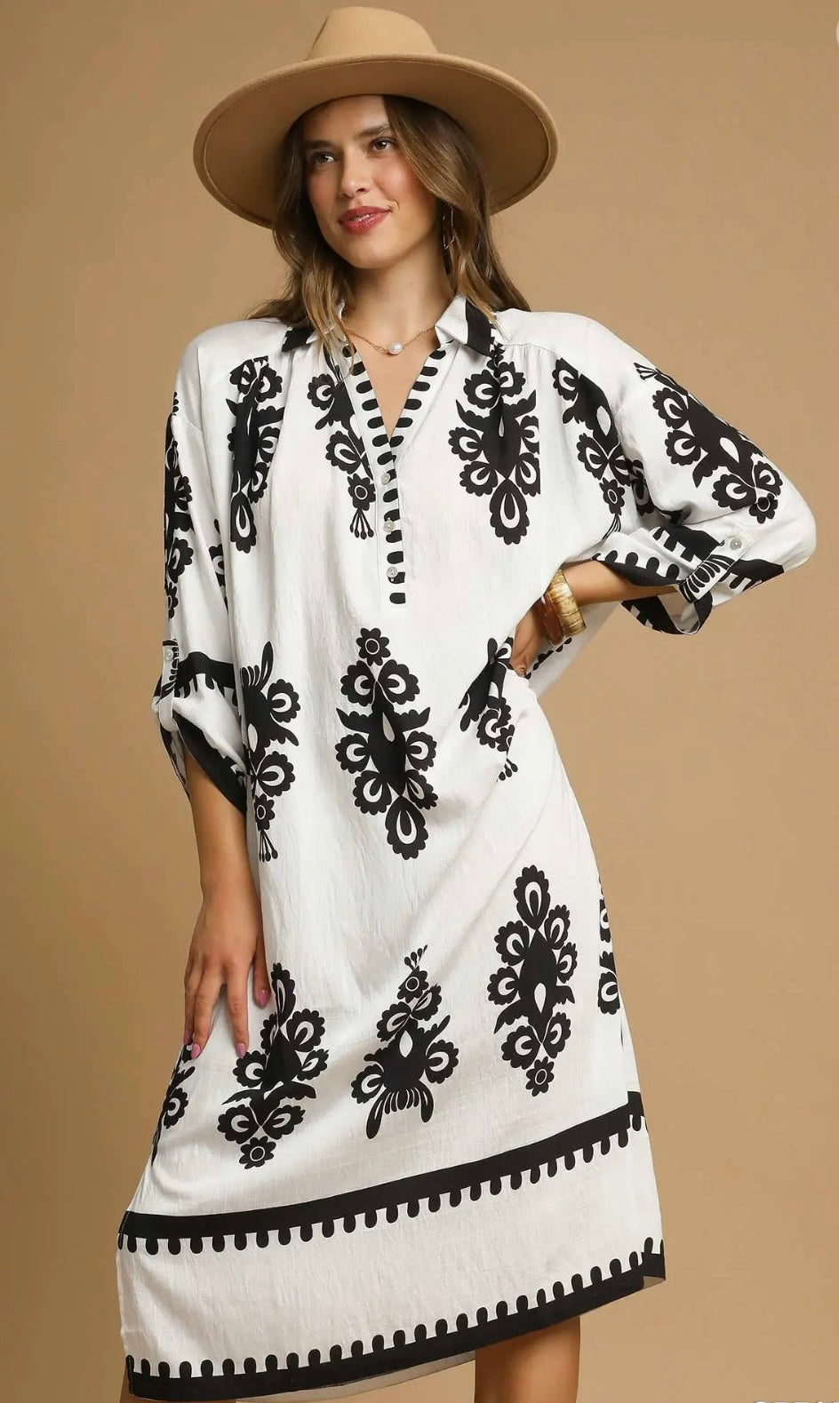 Black and white abstract print midi dress
