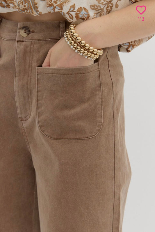 Brown pants with front pockets