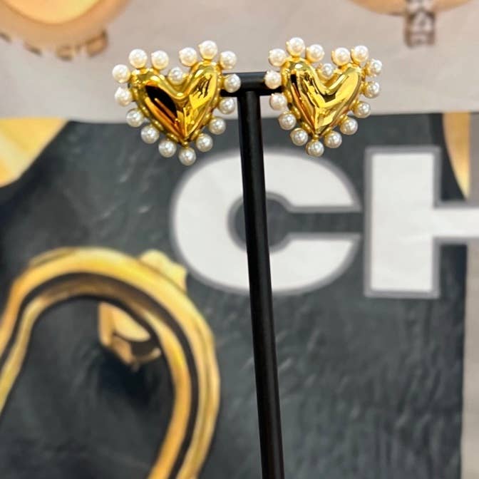 CHANSUTTPEARLS - PEARL HEART EARRINGS