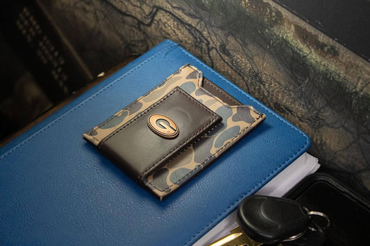 Zep-Pro - Georgia Bulldogs Men's Magnetic Front Pocket Old School Camo Leather Wallet.