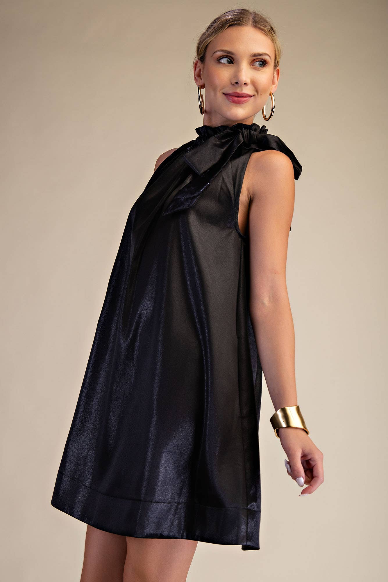 Round Neck Tie Sleeveless Mini Dress