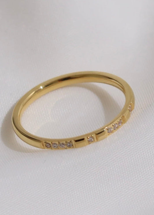 THE THIN SPARKLE RING